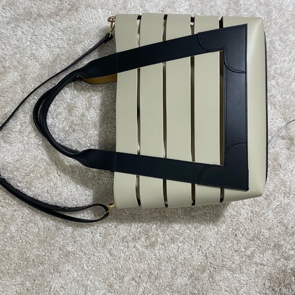 A. Bellucci handbag - Picture 2 of 4